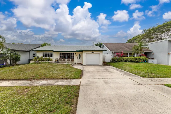 $3,500 | 564 Northwest 55th Street, Boca Raton, FL 33487