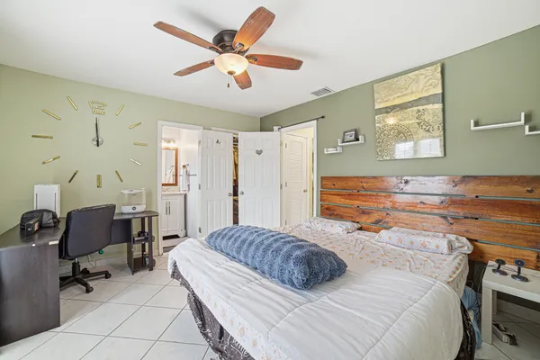 $3,200 | 564 Northwest 55th Street, Boca Raton, FL 33487