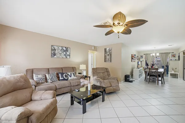 $3,200 | 564 Northwest 55th Street, Boca Raton, FL 33487