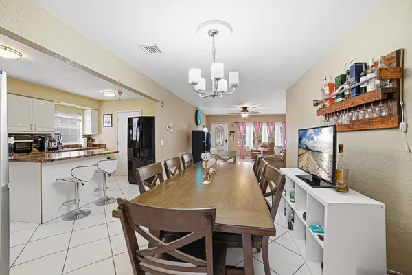 $3,200 | 564 Northwest 55th Street, Boca Raton, FL 33487