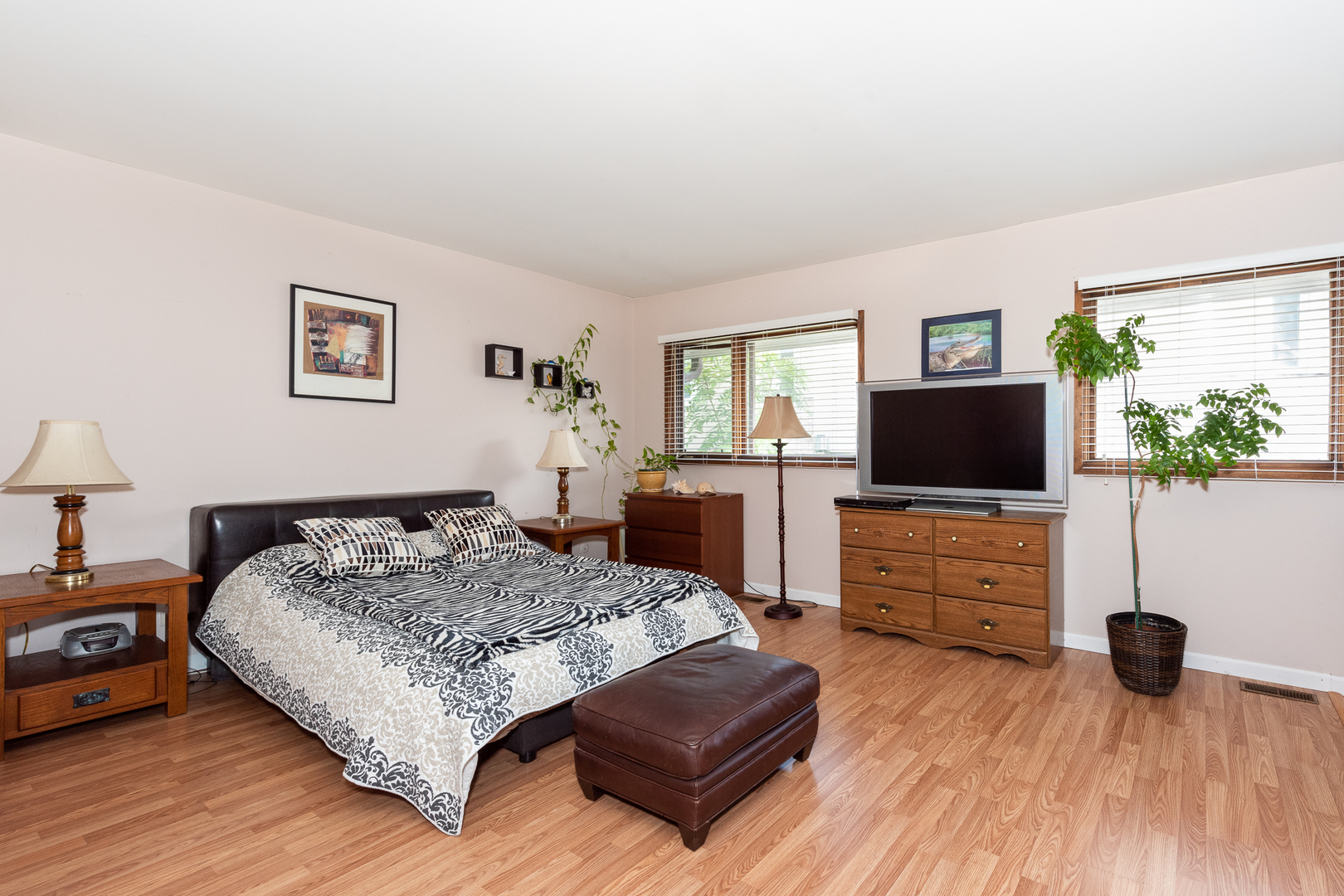 3717 Haas Avenue, Unit 3717 Riverside, IL 60546 - Photo 12 of 28