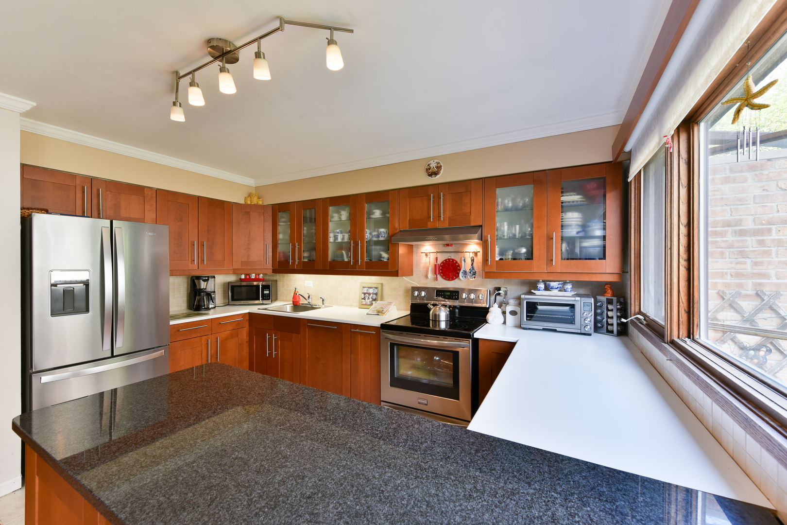 3717 Haas Avenue, Unit 3717 Riverside, IL 60546 - Photo 8 of 28