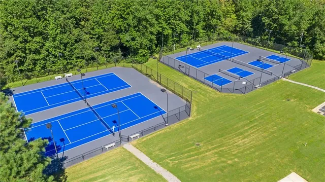 a view of an outdoor space