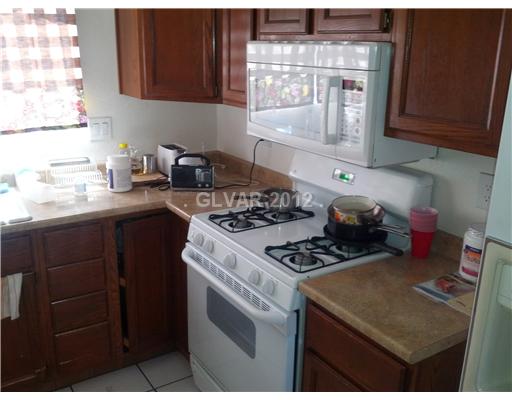 525 Inness Avenue Henderson, NV 89011 - Photo 3 of 14 Property Photo.
