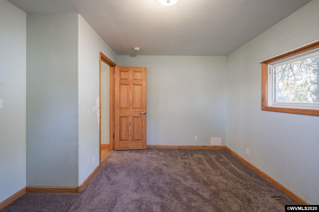 313 Northeast South Nebergall Loop Albany, OR 97321 - Photo 28 of 38
