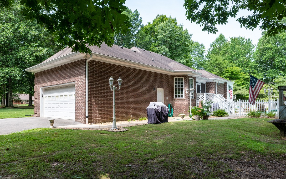 734 Keytown Road Portland, TN 37148 - Photo 33 of 49 a front view of house with yard and green space