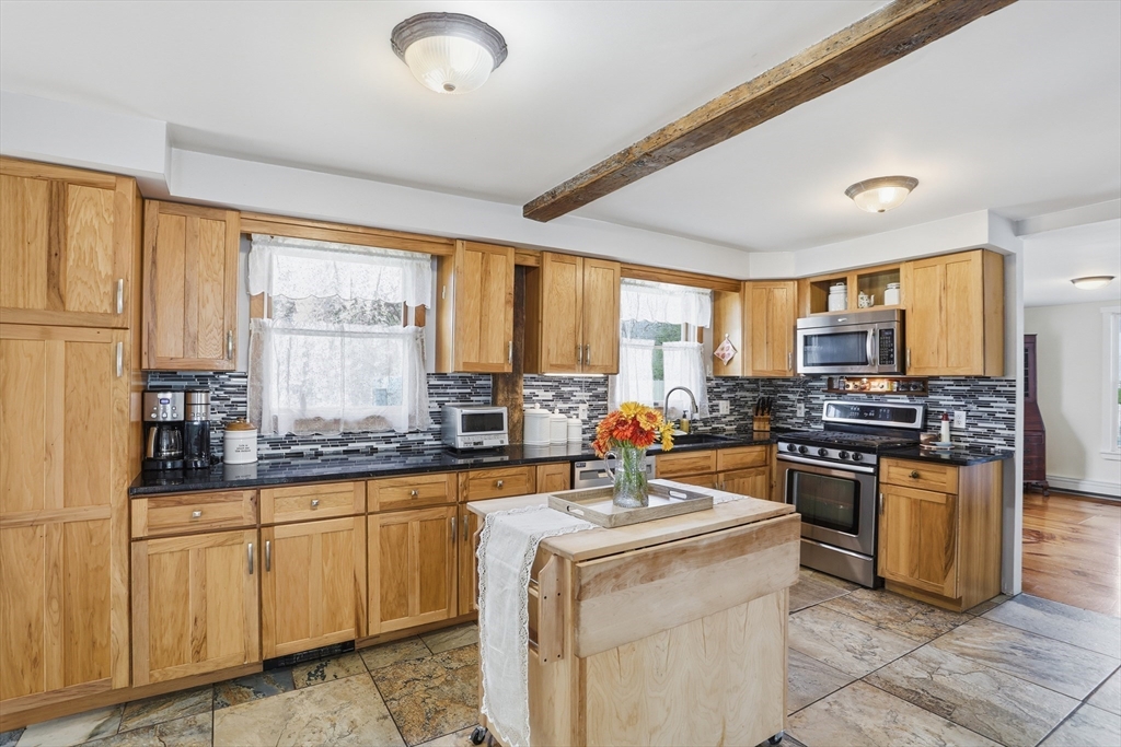 397 Concord Road Bedford, MA 01730 - Photo 9 of 41