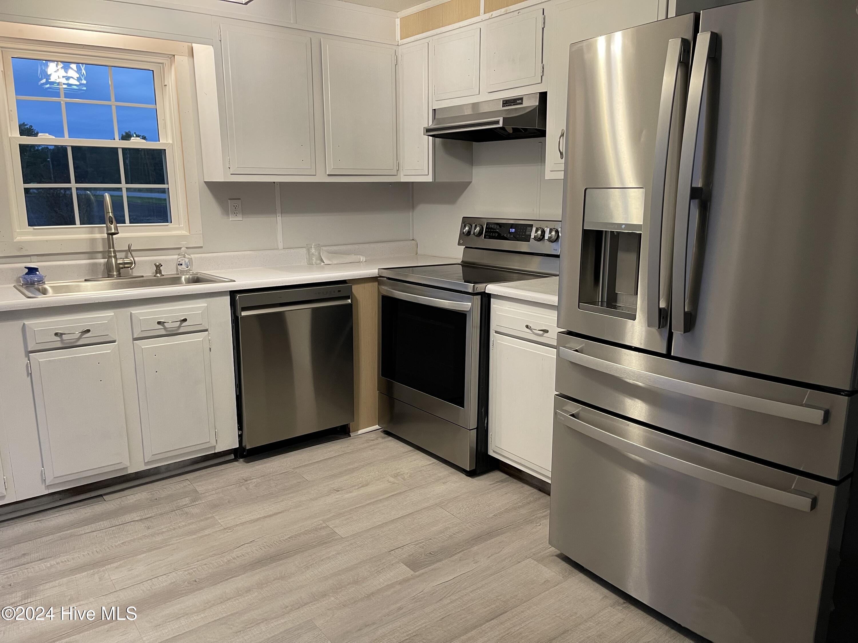5609 Reedy Branch Road Winterville, NC 28590 - Photo 8 of 17 Stainless Appliances!