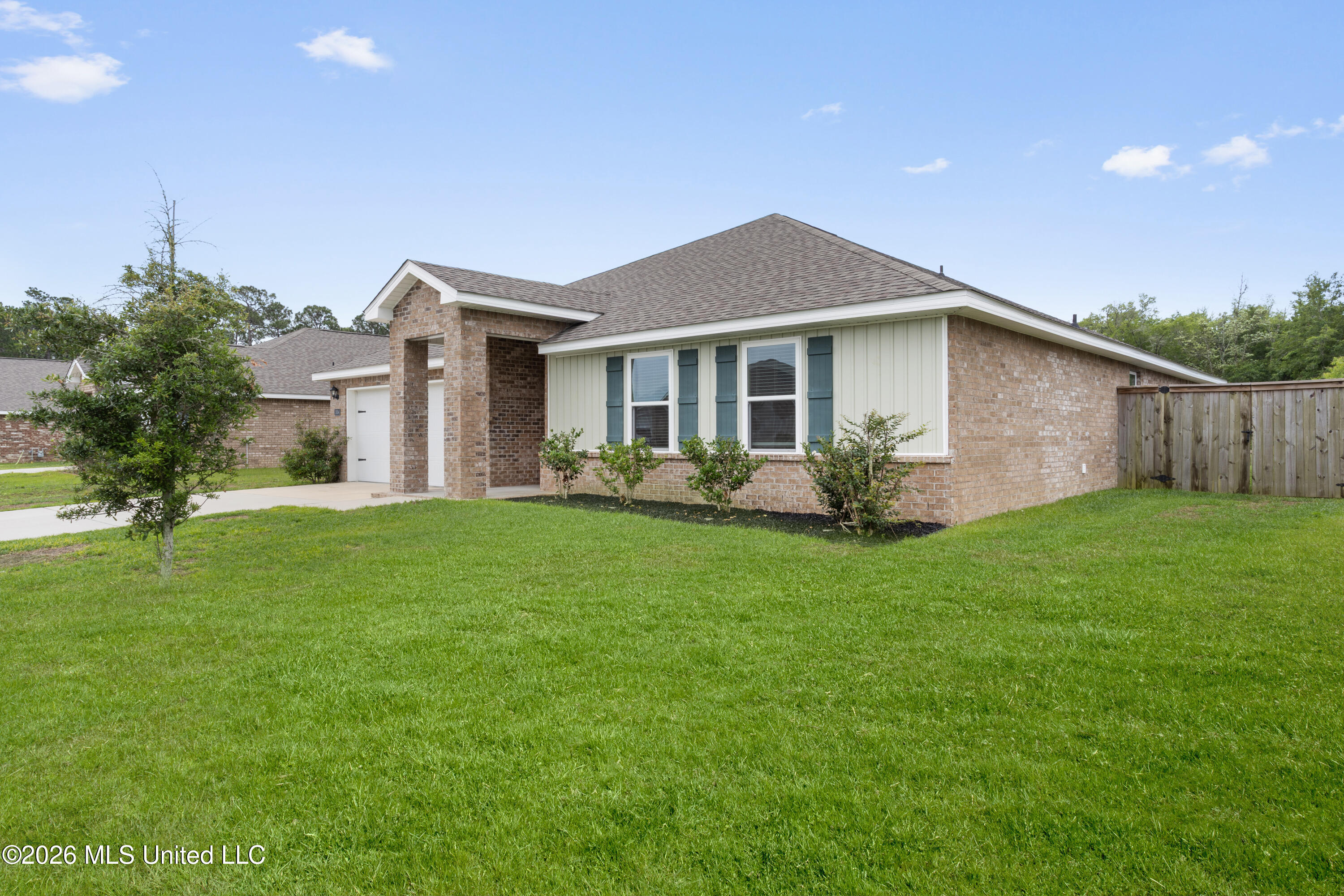 1004 Enclave Circle Long Beach, MS 39560 - Photo 2 of 40 00003