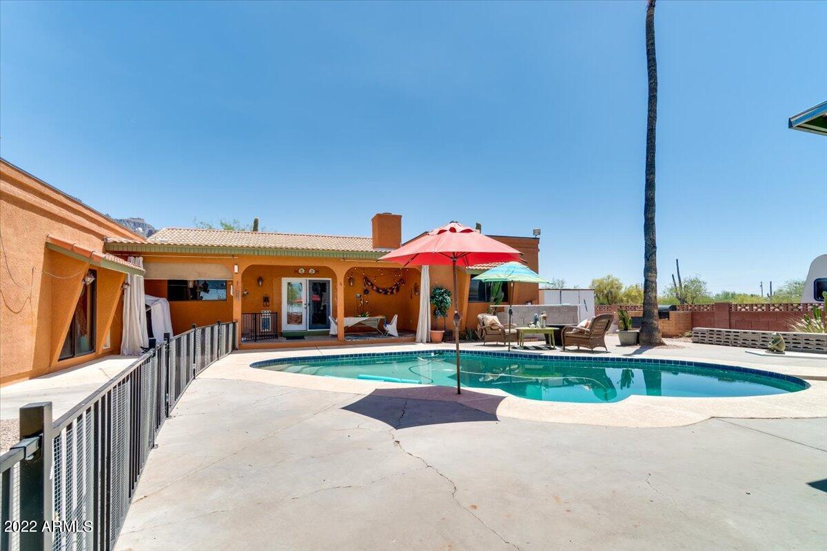 974 North Al Sieber Road Apache Junction, AZ 85119 - Photo 50 of 59 47-Pool & Back of home