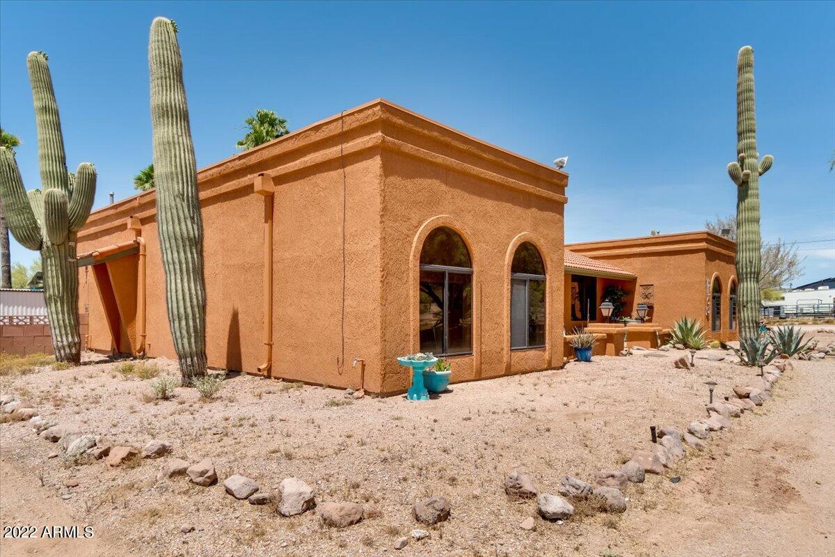 974 North Al Sieber Road Apache Junction, AZ 85119 - Photo 7 of 59 04-Front of home