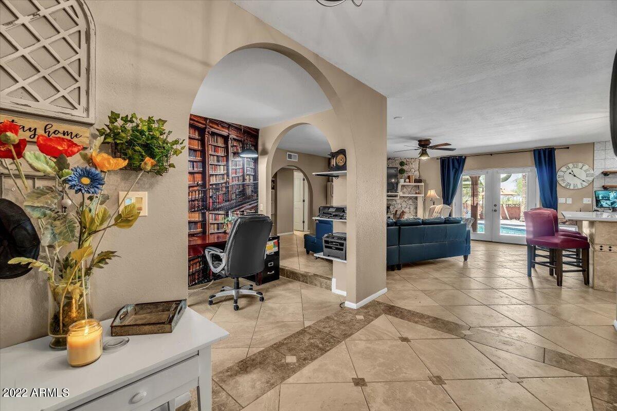 974 North Al Sieber Road Apache Junction, AZ 85119 - Photo 9 of 59 07-Entry
