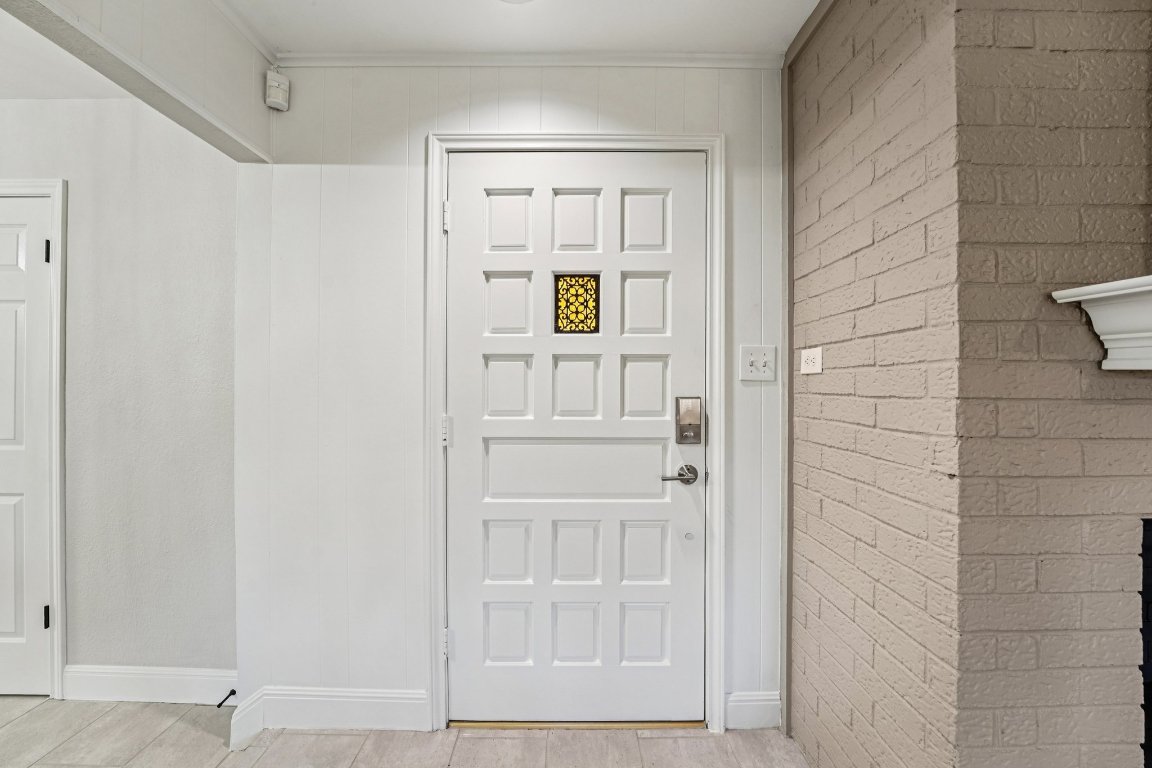 5307 Beckett Circle Austin, TX 78749 - Photo 5 of 29 View of exterior entry