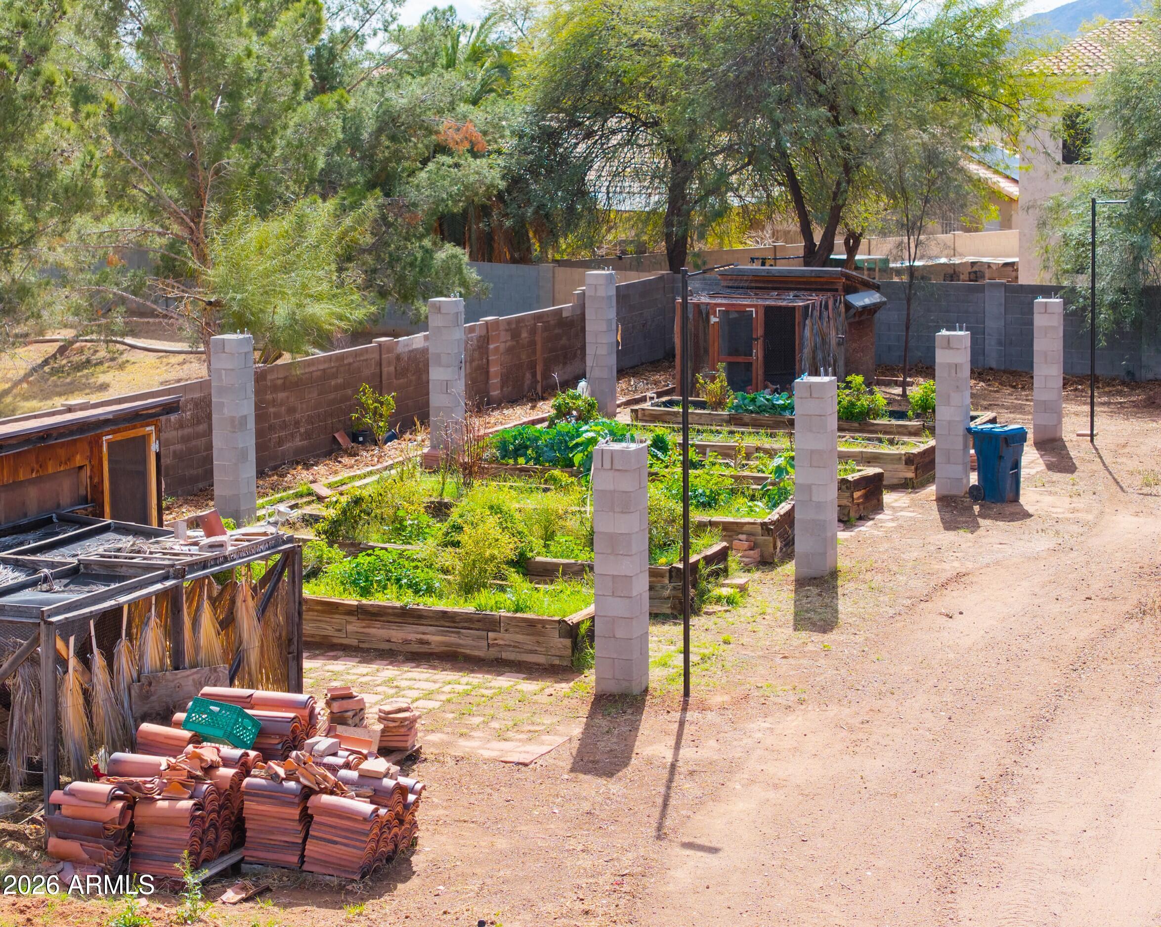 340 North Pottebaum Road Casa Grande, AZ 85122 - Photo 5 of 53 Raised Gardens