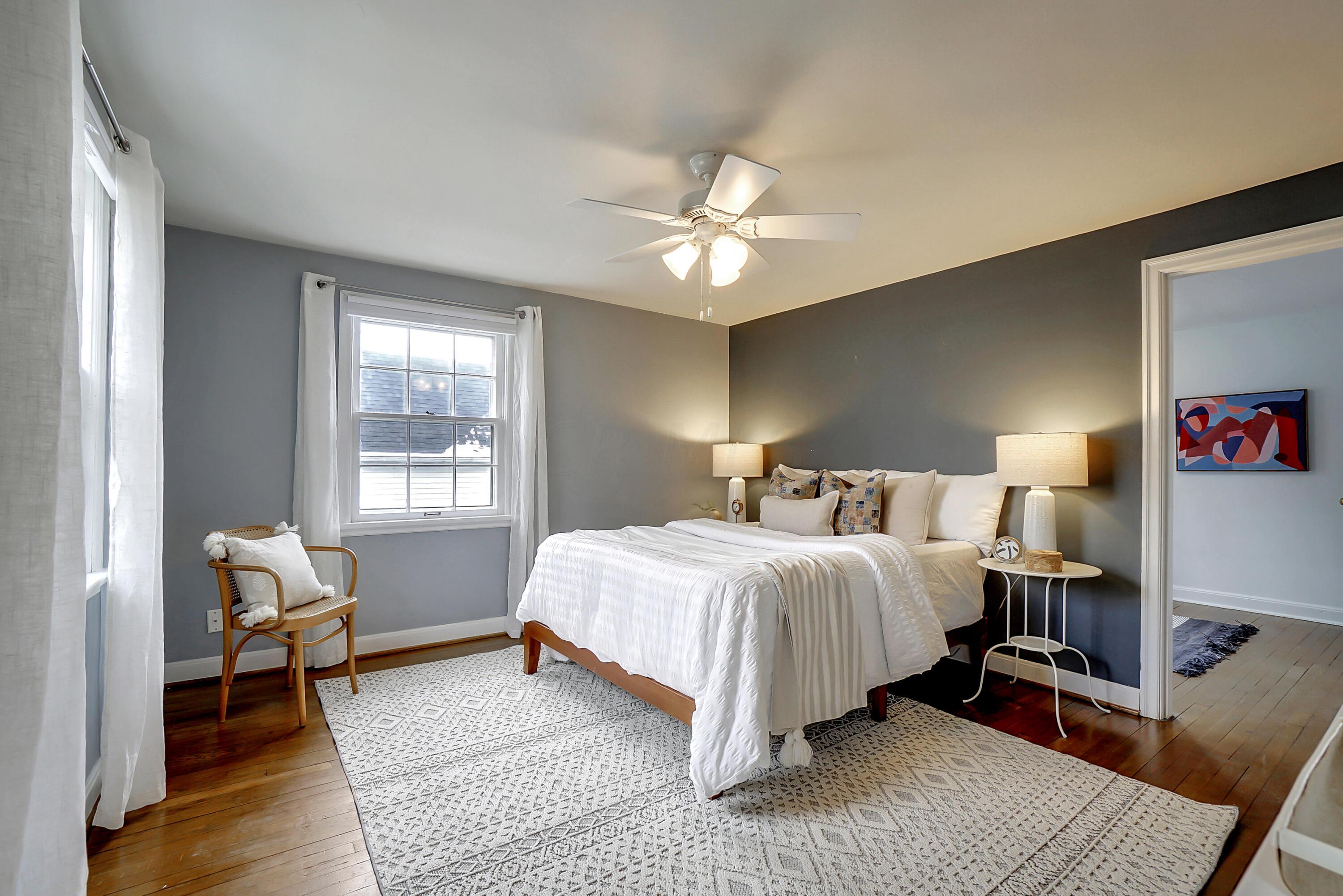 319 Fallis Road Columbus, OH 43214 - Photo 25 of 43 with gorgeous light