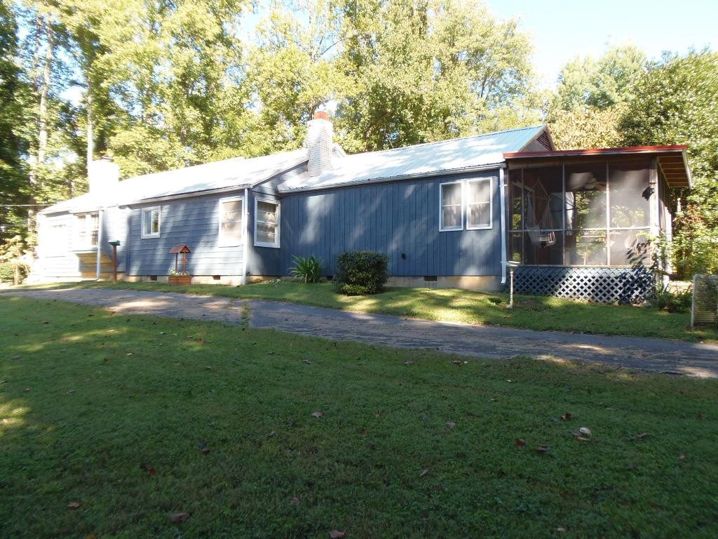 186 Cbm Camp Road Watauga, TN 37694 - Photo 5 of 23 Photo 5