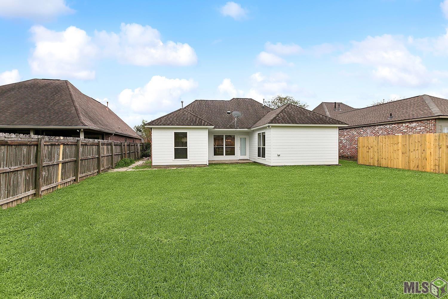 10539 Springpark Avenue Baton Rouge, LA 70810 - Photo 3 of 13