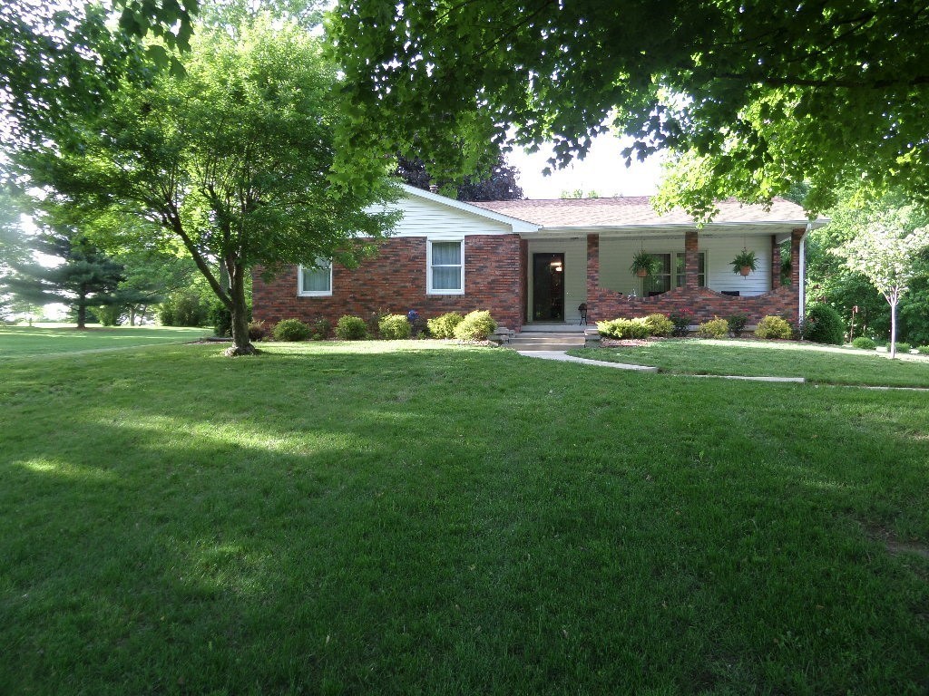 7935-e 225n County Road Charleston, IL 61920 - Photo 1 of 34