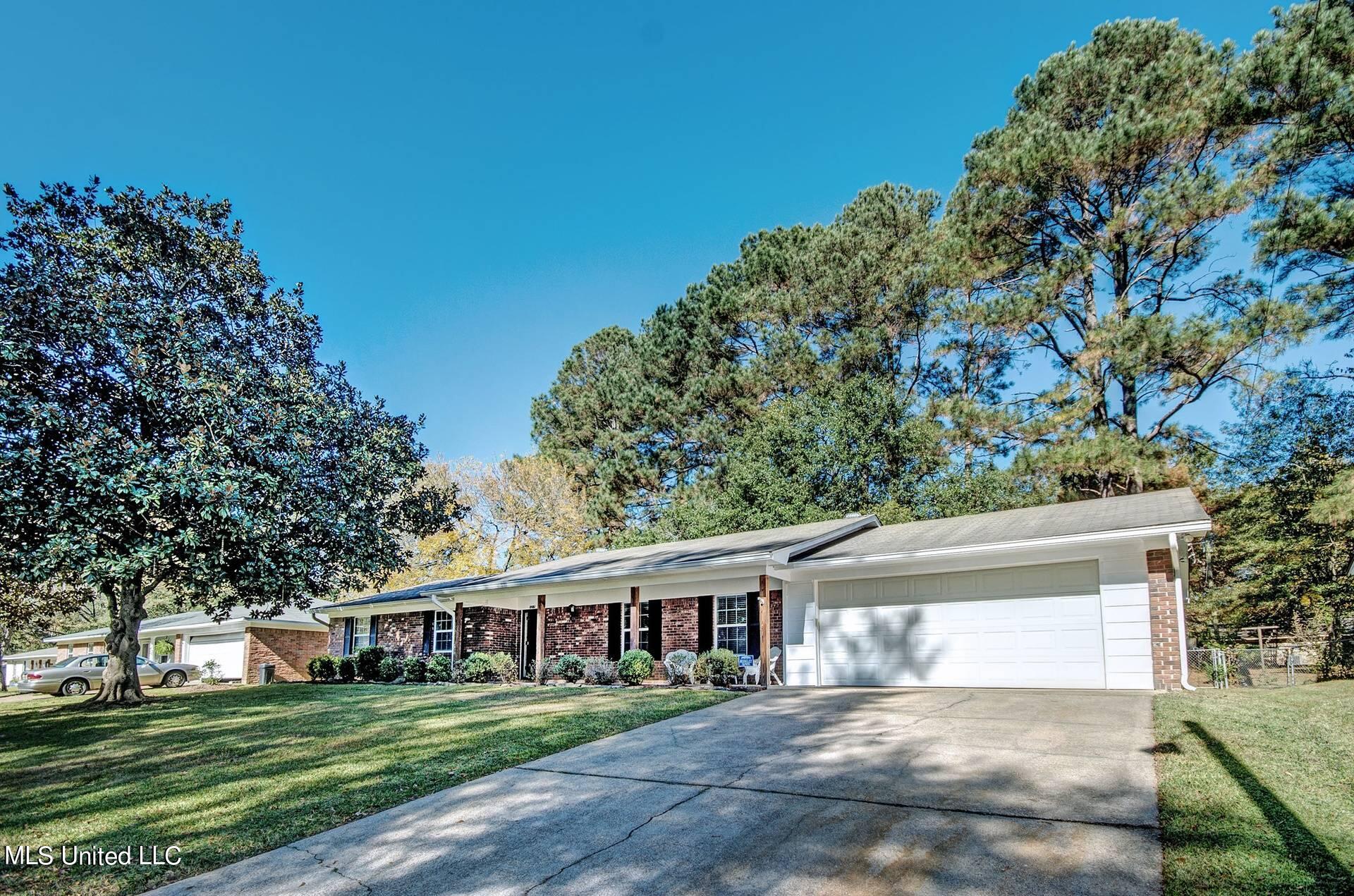 1215 Rockingham Drive Clinton, MS 39056 - Photo 2 of 27 1
