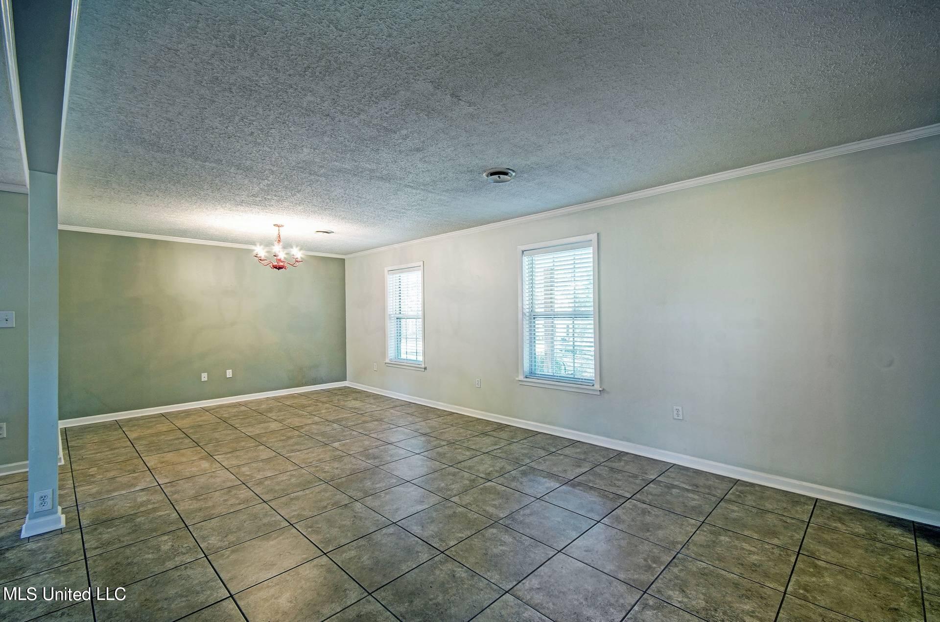 1215 Rockingham Drive Clinton, MS 39056 - Photo 5 of 27 5