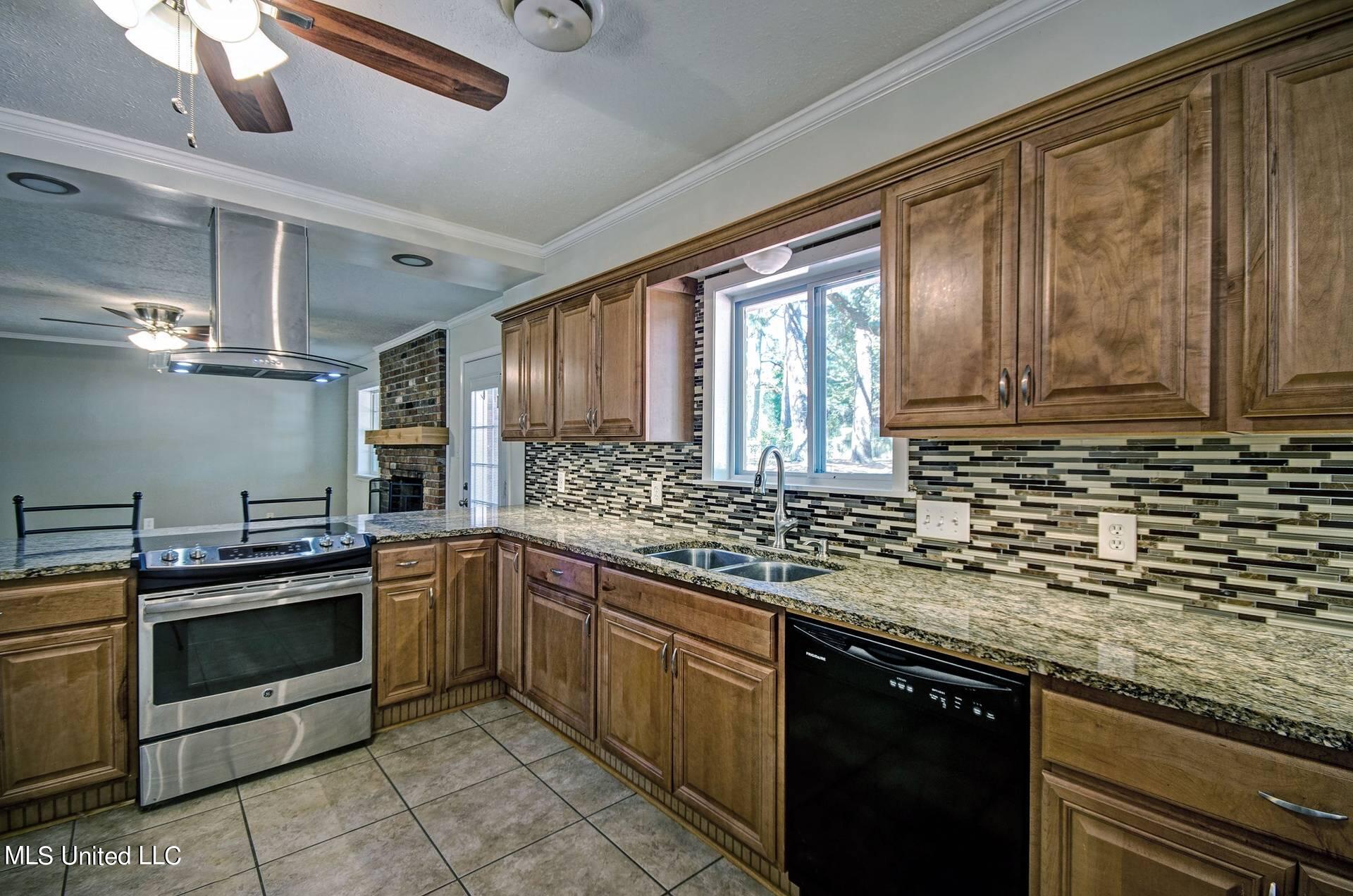 1215 Rockingham Drive Clinton, MS 39056 - Photo 9 of 27 9