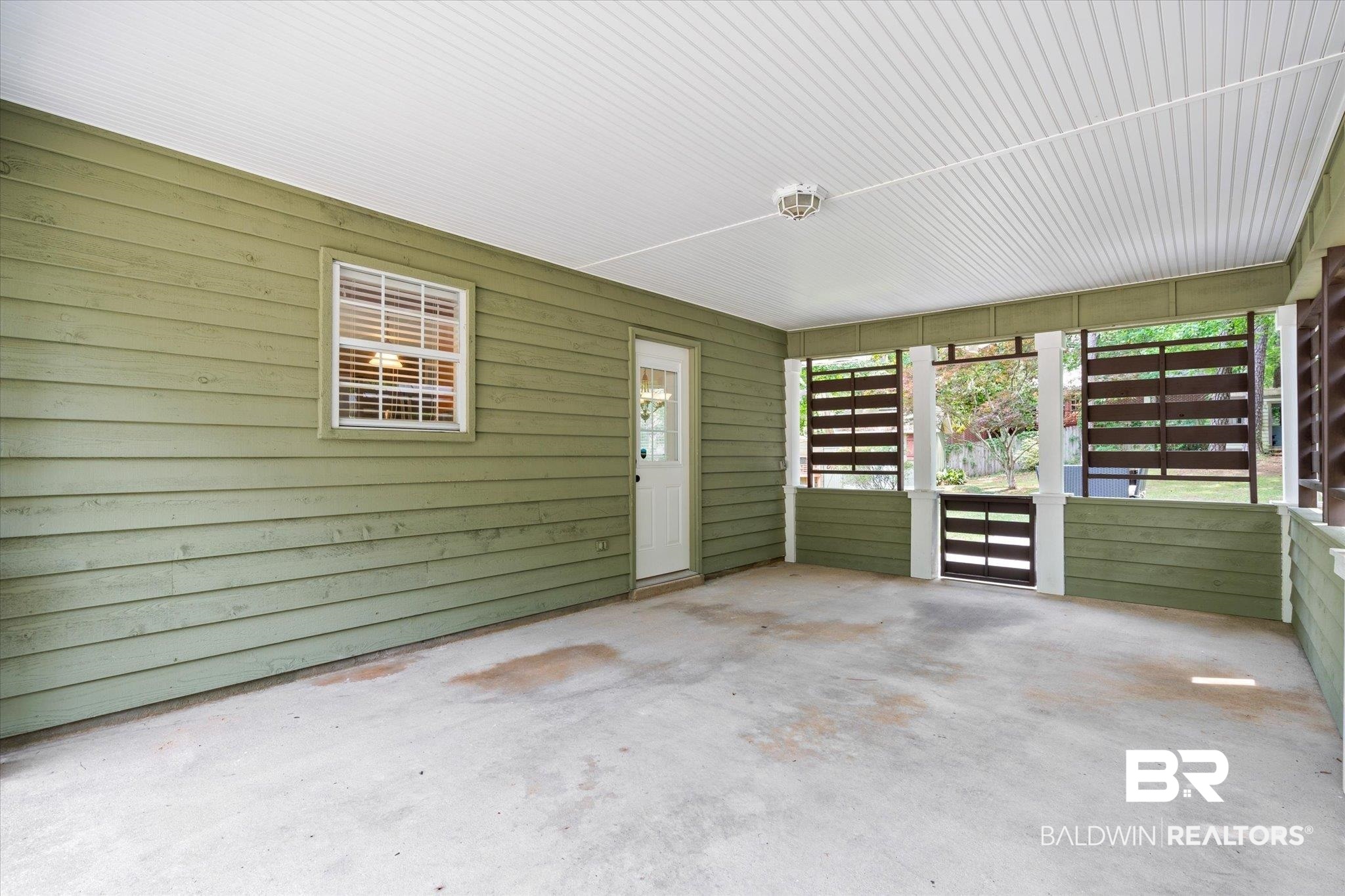 107 Nicole Place Daphne, AL 36526 - Photo 21 of 40 Covered Patio