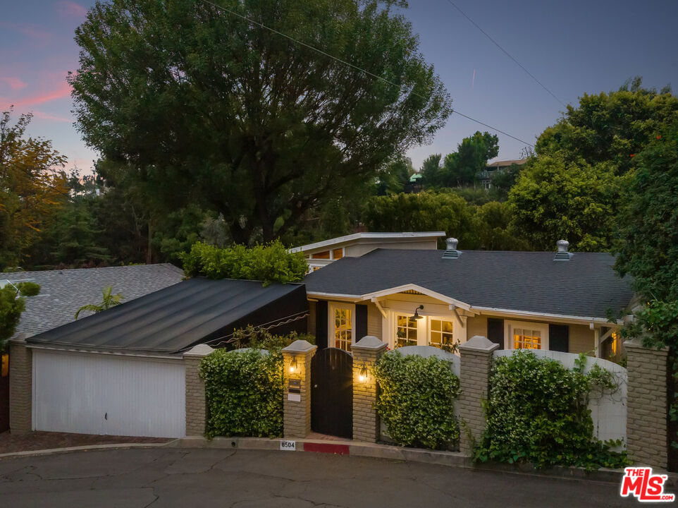 8504 Ridpath Drive Los Angeles, CA 90046 - Photo 1 of 22 Gallery Image 1