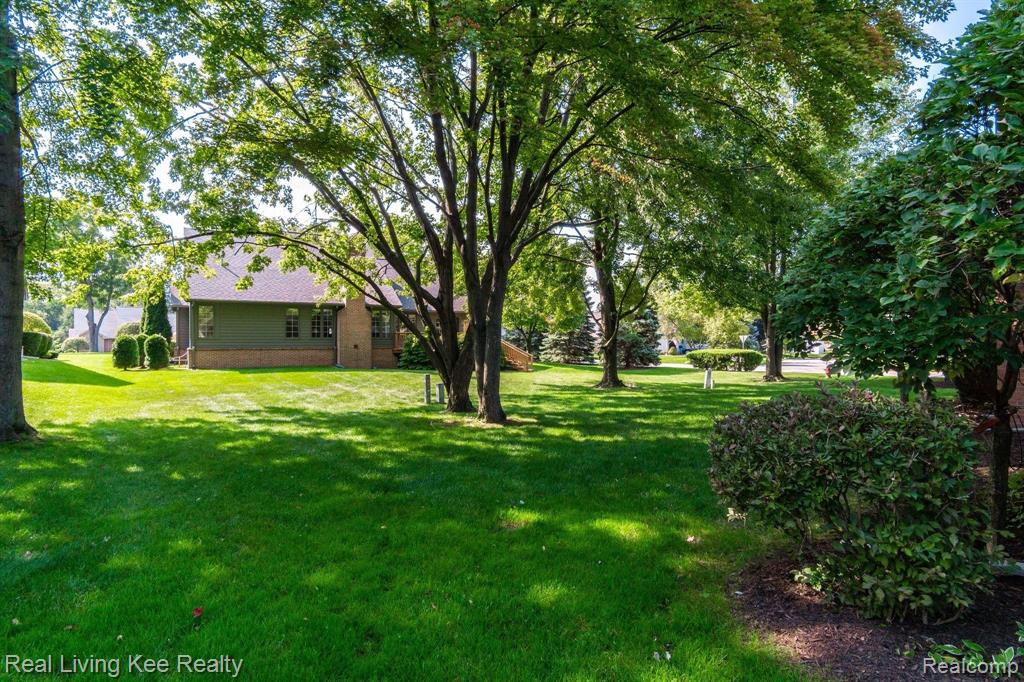 936 Pine Trail Drive Rochester Hills, MI 48307 - Photo 13 of 37