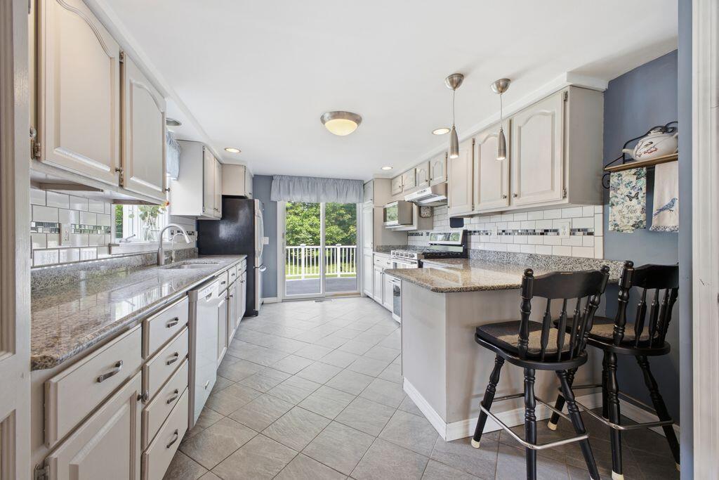 33 McLellan Road Gorham, ME 04038 - Photo 20 of 50 Kitchen