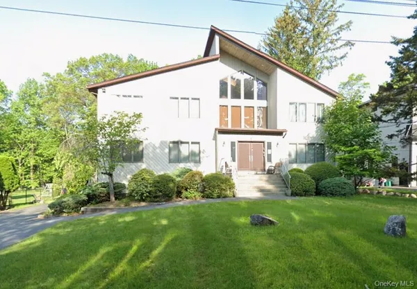 $2,499,000 | 9 Carlton Lane, Monsey, NY 10952