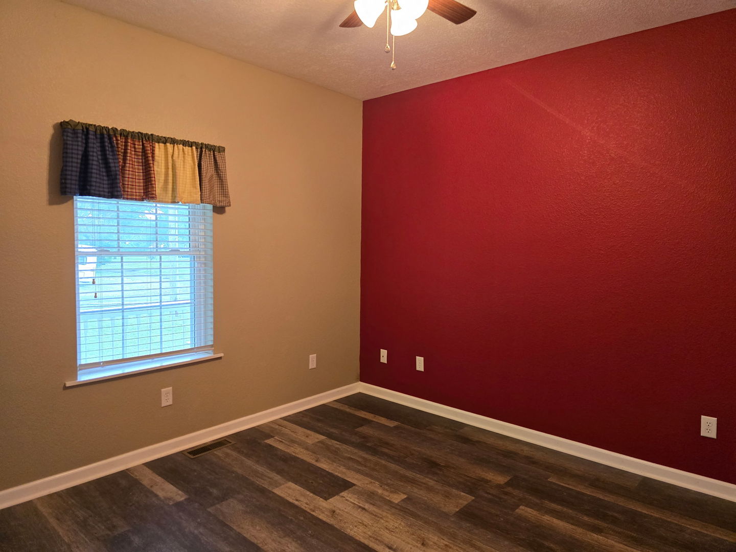 2806 Jones Street Eldorado, IL 62930 - Photo 14 of 23