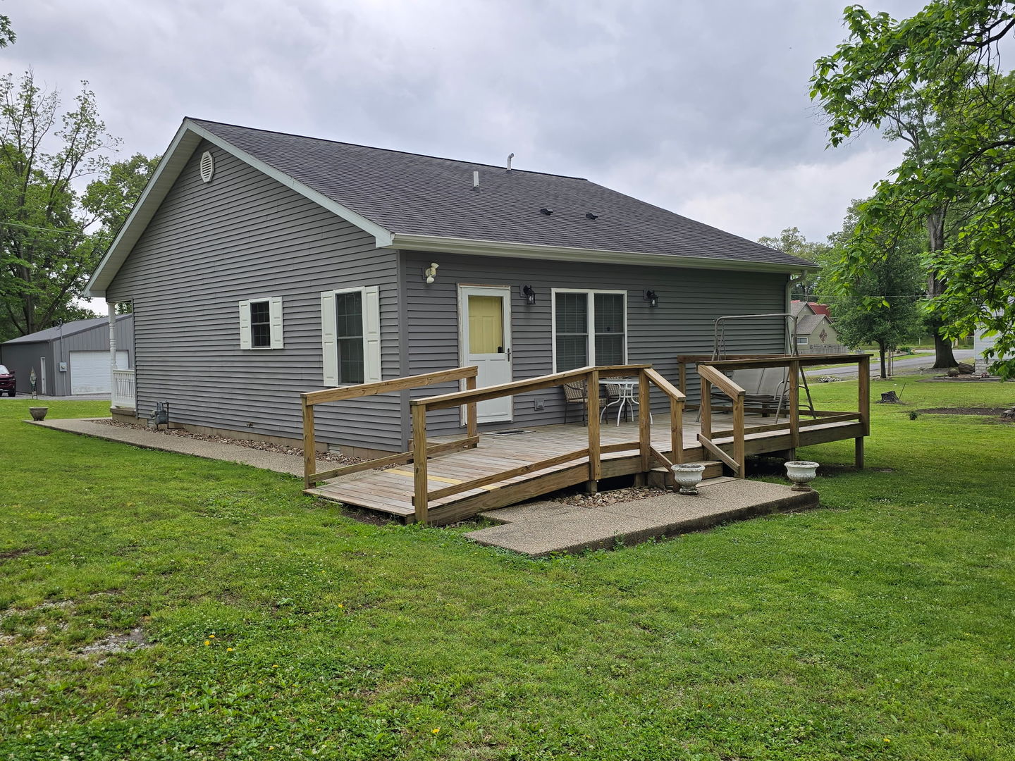 2806 Jones Street Eldorado, IL 62930 - Photo 4 of 23