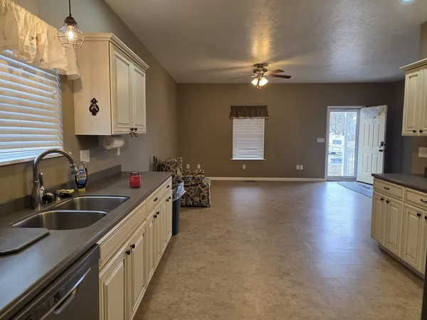 $162,500 | 2806 Jones Street, Eldorado, IL 62930