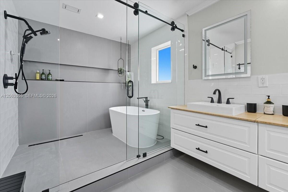 347 Fairmont Road Weston, FL 33326 - Photo 24 of 42 Master bathroom