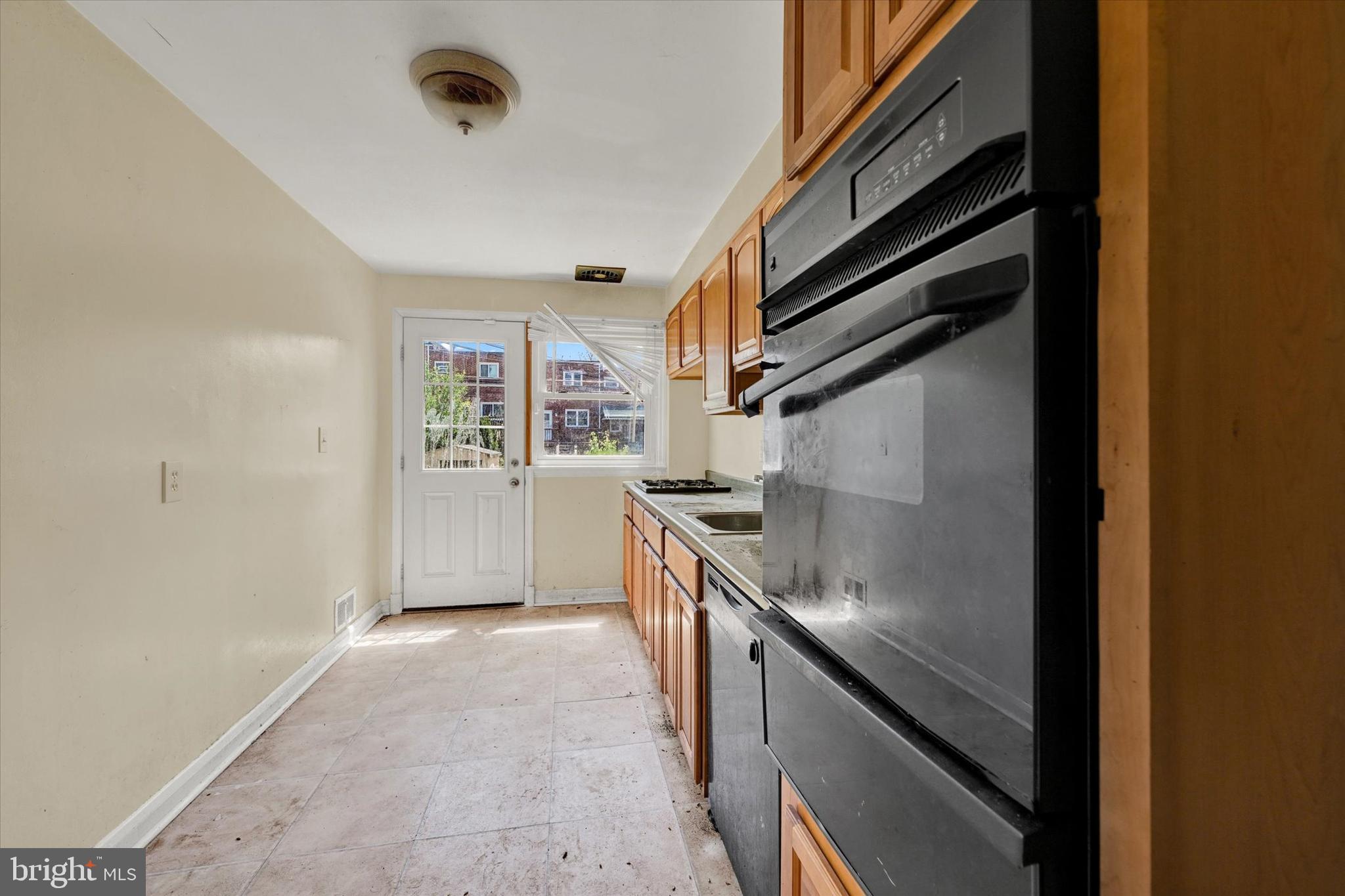 1117 Deanwood Road Baltimore, MD 21234 - Photo 5 of 23 Gallery Image 5