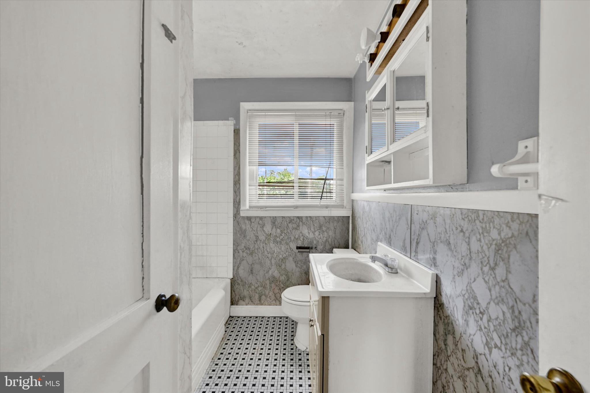 1117 Deanwood Road Baltimore, MD 21234 - Photo 10 of 23 Gallery Image 10