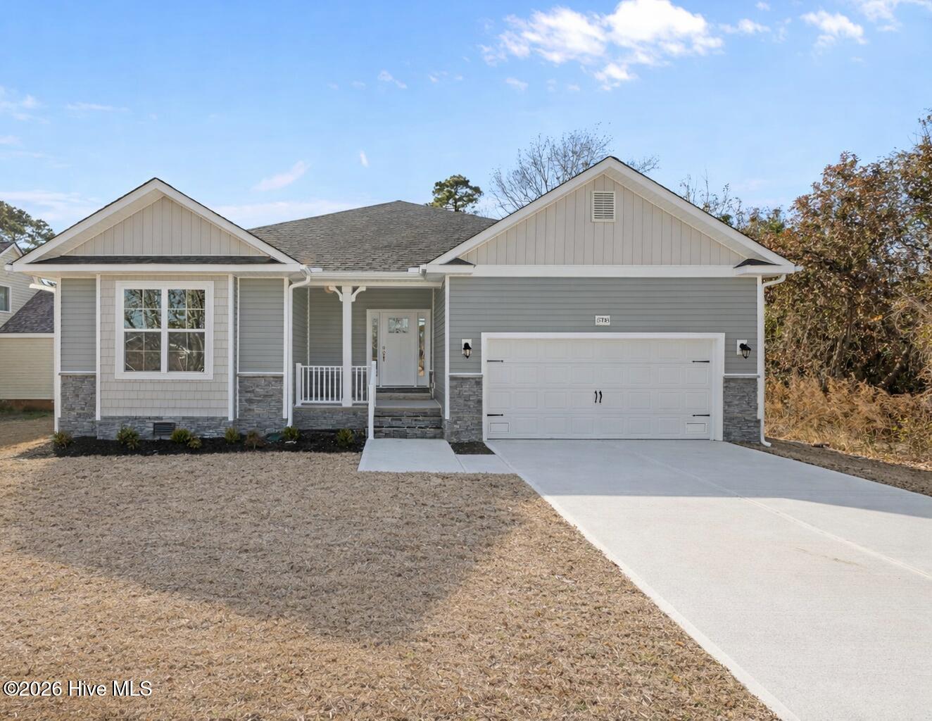 5708 Sloop Court New Bern, NC 28560 - Photo 1 of 90 Front of home-