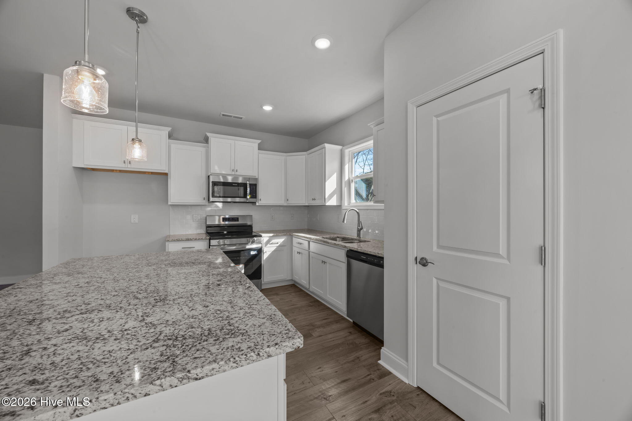 5708 Sloop Court New Bern, NC 28560 - Photo 14 of 90 23-web-or-mls-0C0A1395