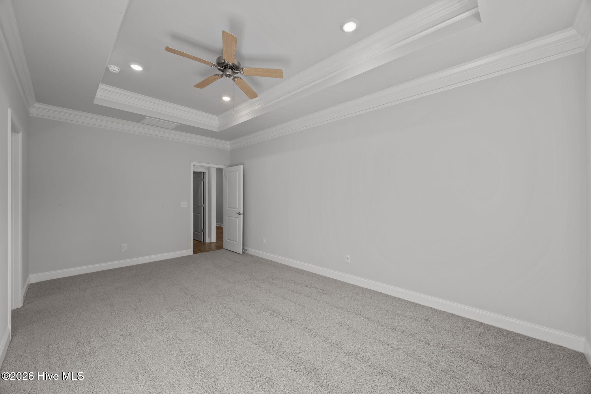 5708 Sloop Court New Bern, NC 28560 - Photo 16 of 90 primary Bedroom- tray ceilings