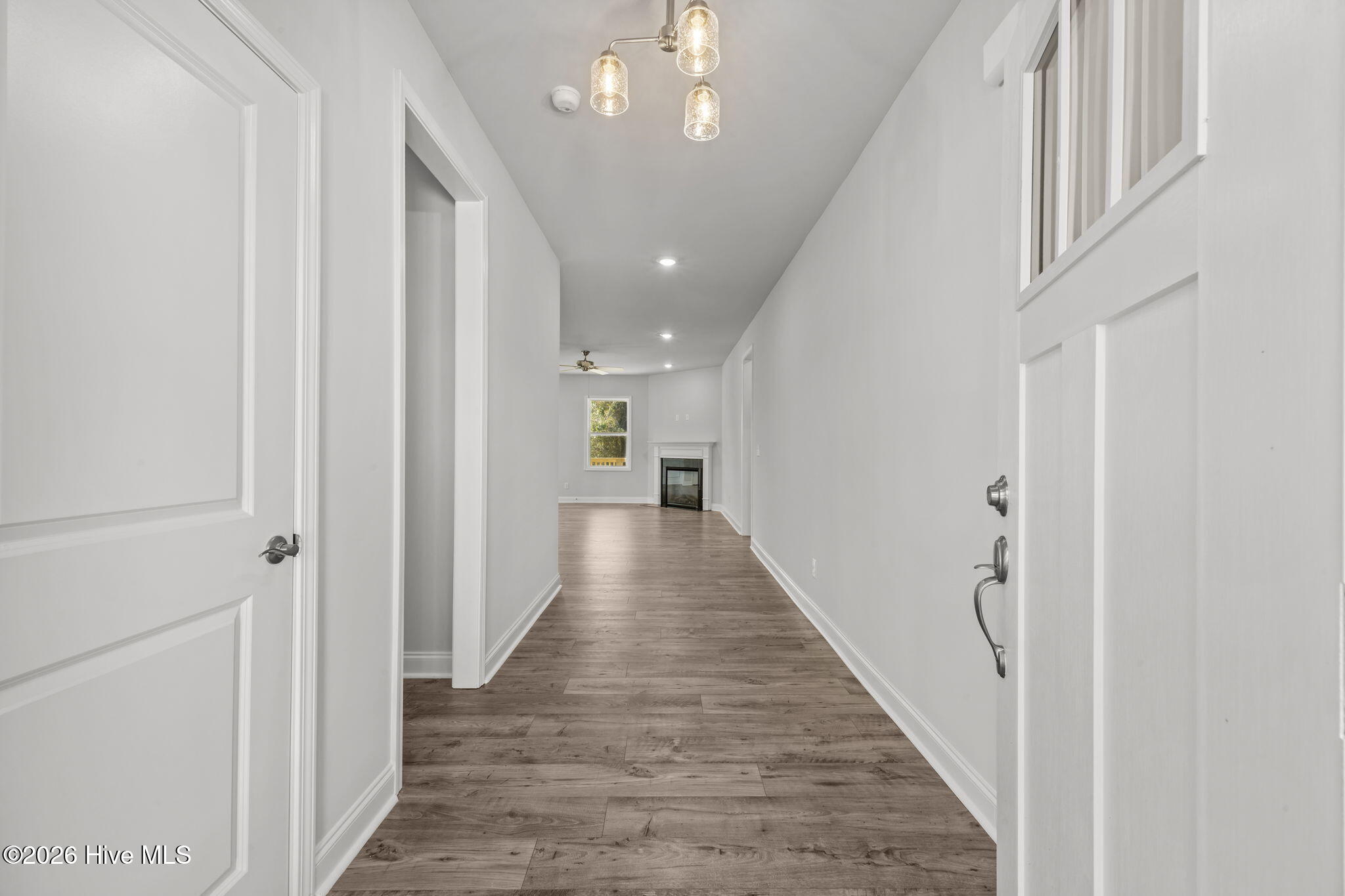 5708 Sloop Court New Bern, NC 28560 - Photo 4 of 90 Entrance- Upgraded door
