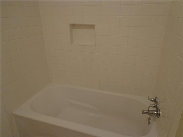 318 Jackson Road Portland, TN 37148 - Photo 10 of 18 New Tub/Shower, Tile, Toilet