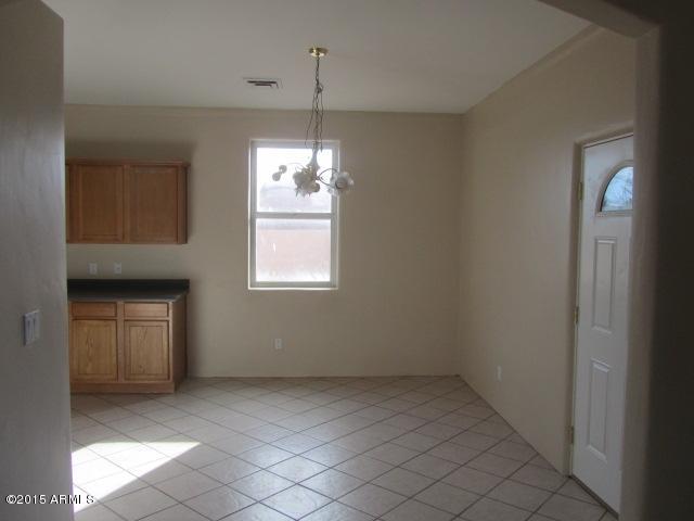 2540 East Roeser Road Phoenix, AZ 85040 - Photo 3 of 15 img_7435