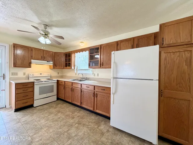 $274,500 | 246 Valley View Road, La Follette, TN 37766