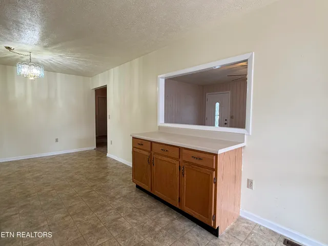 $274,500 | 246 Valley View Road, La Follette, TN 37766