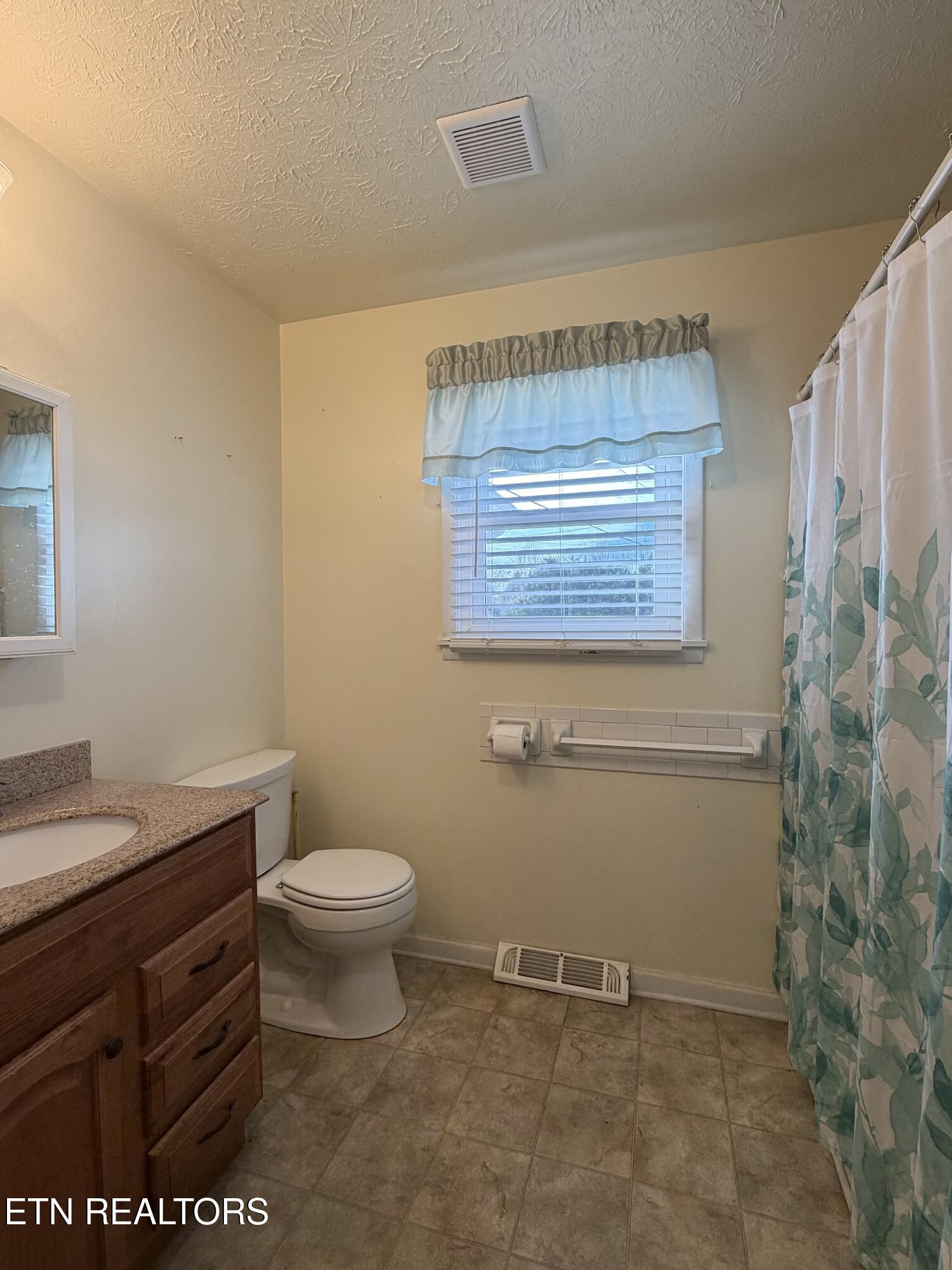 246 Valley View Road La Follette, TN 37766 - Photo 22 of 34 IMG_3884