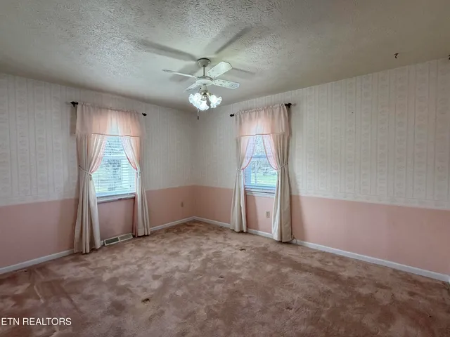 $274,500 | 246 Valley View Road, La Follette, TN 37766