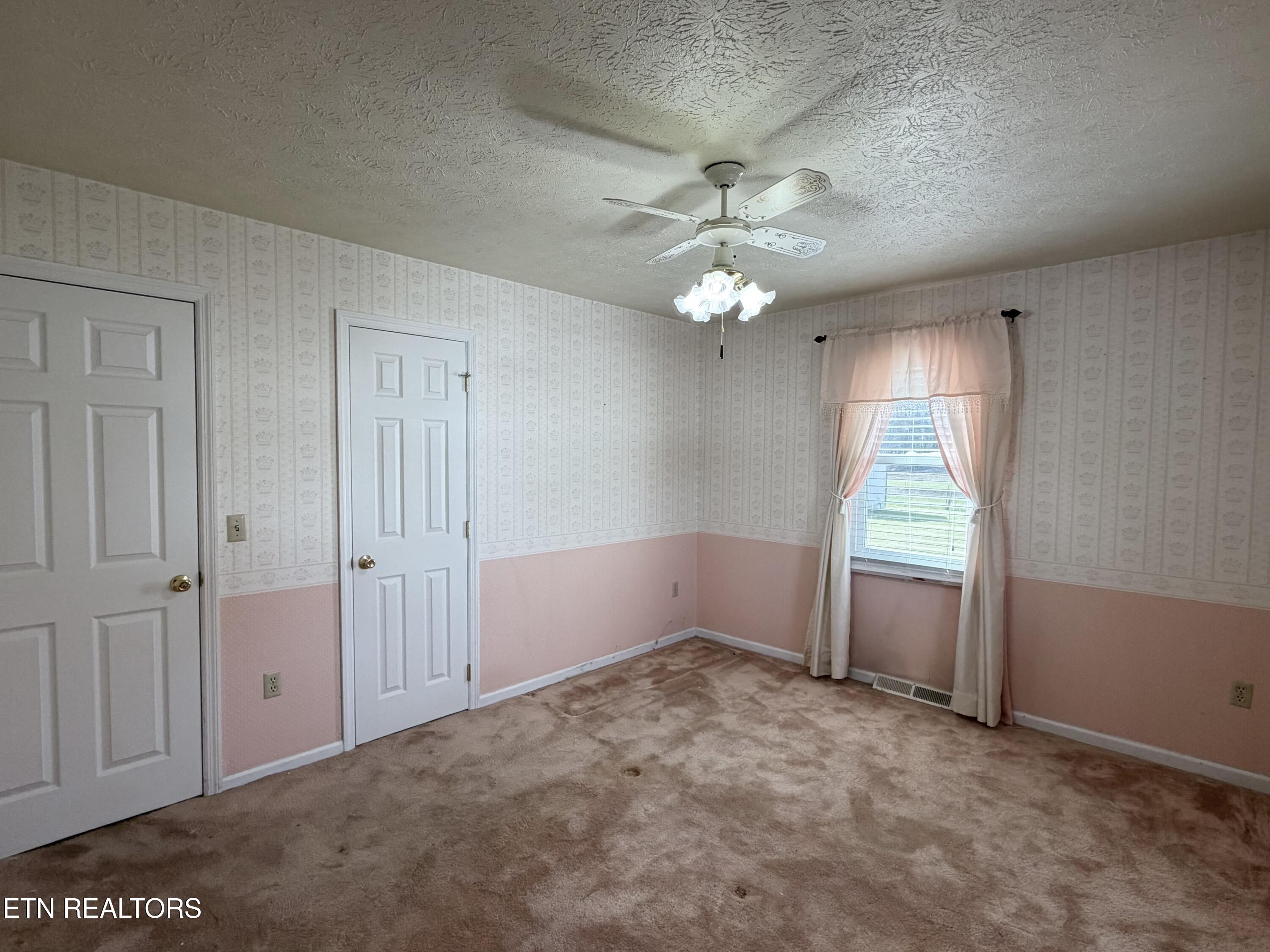 246 Valley View Road La Follette, TN 37766 - Photo 25 of 34 IMG_3880