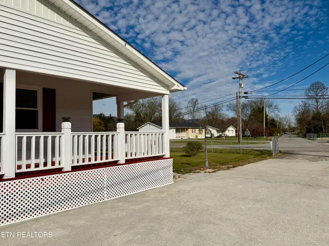 $274,500 | 246 Valley View Road, La Follette, TN 37766