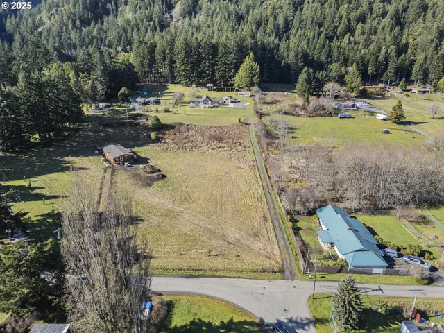 $500,000 | 889 H Avenue, Powers, OR 97466
