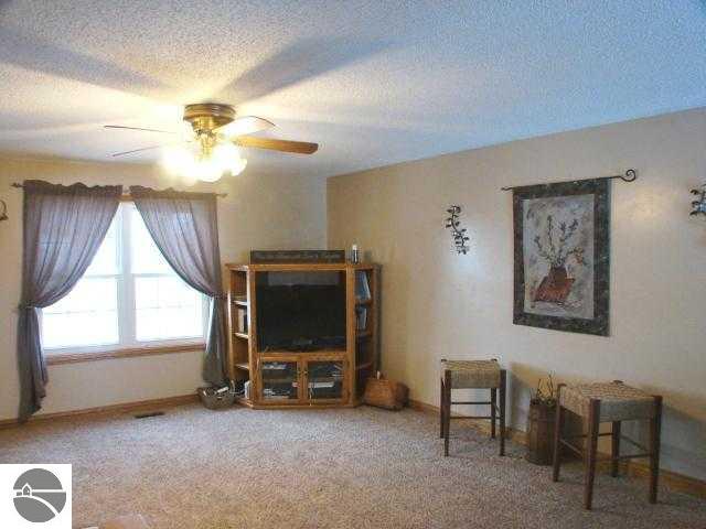 3093 East Tyler Road Ithaca, MI 48847 - Photo 29 of 29 1742919-28.JPG